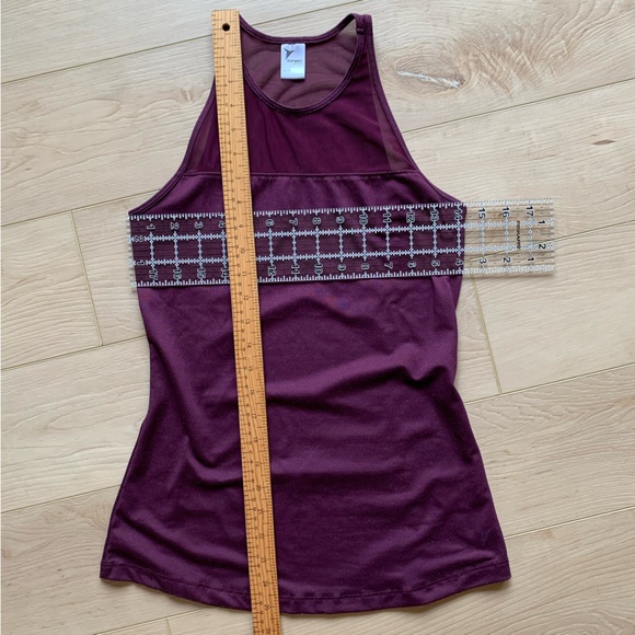 Active wear tank top - Picture 5 of 10